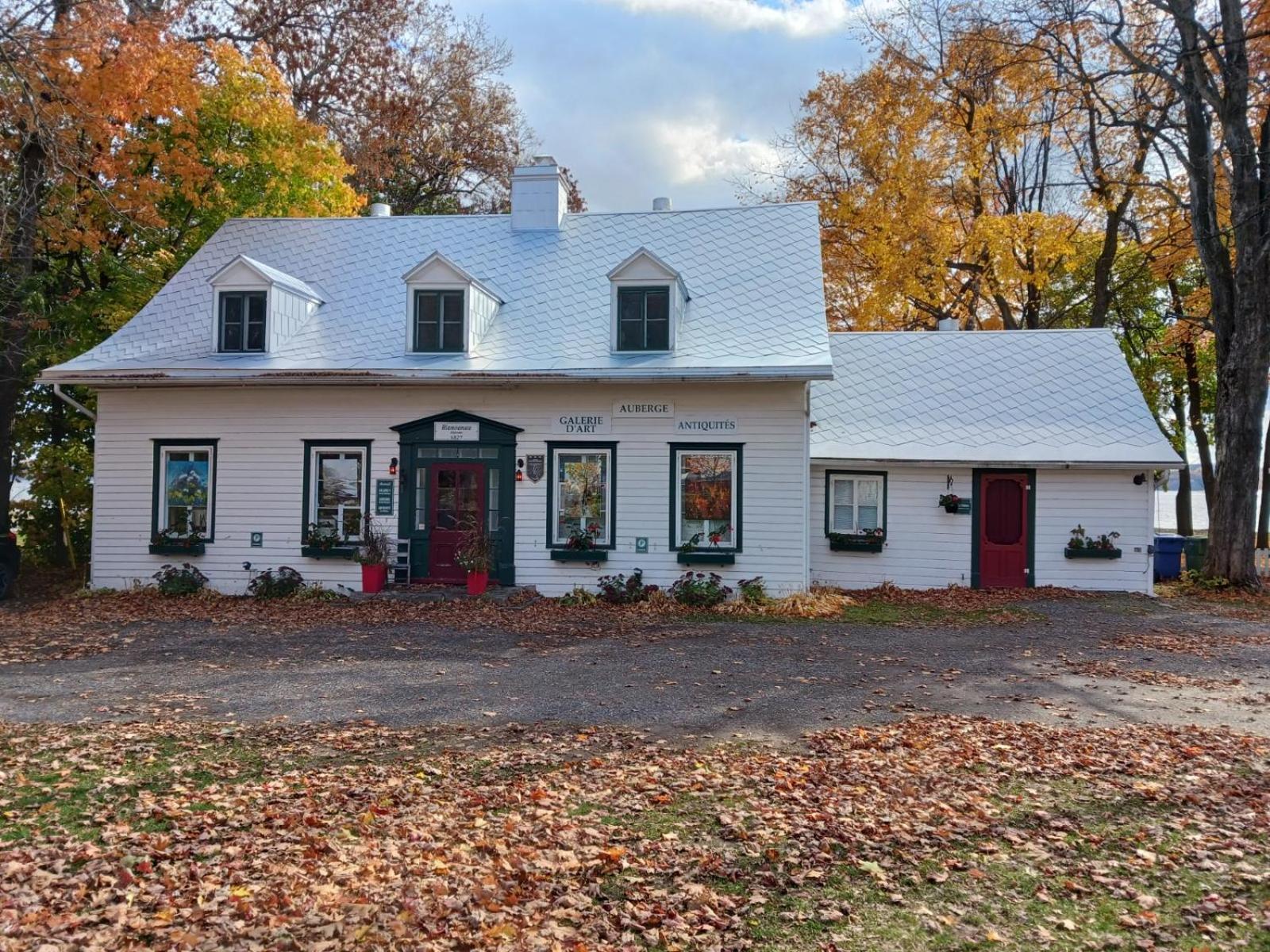 Auberge Les Blancs Moutons Saint-Laurent-de-l'ile d'Orleans Экстерьер фото